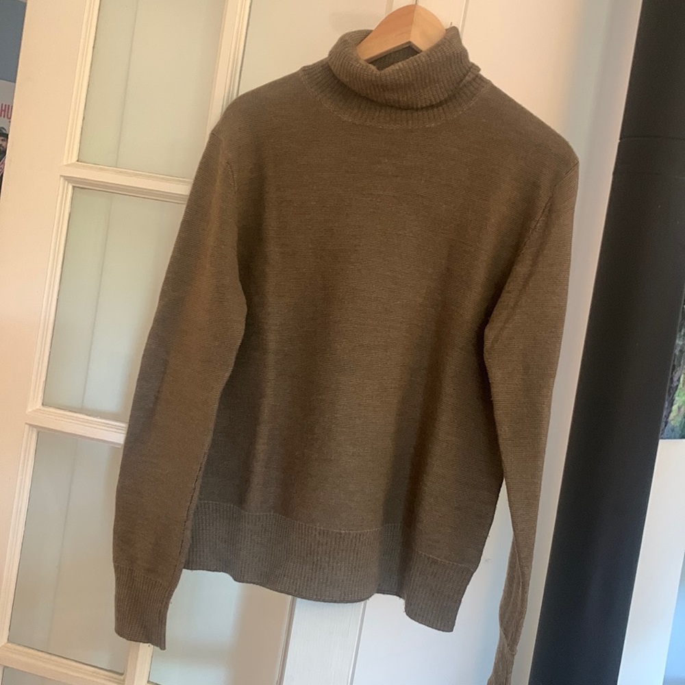 Mens Medium Banana Republic wool sweater
